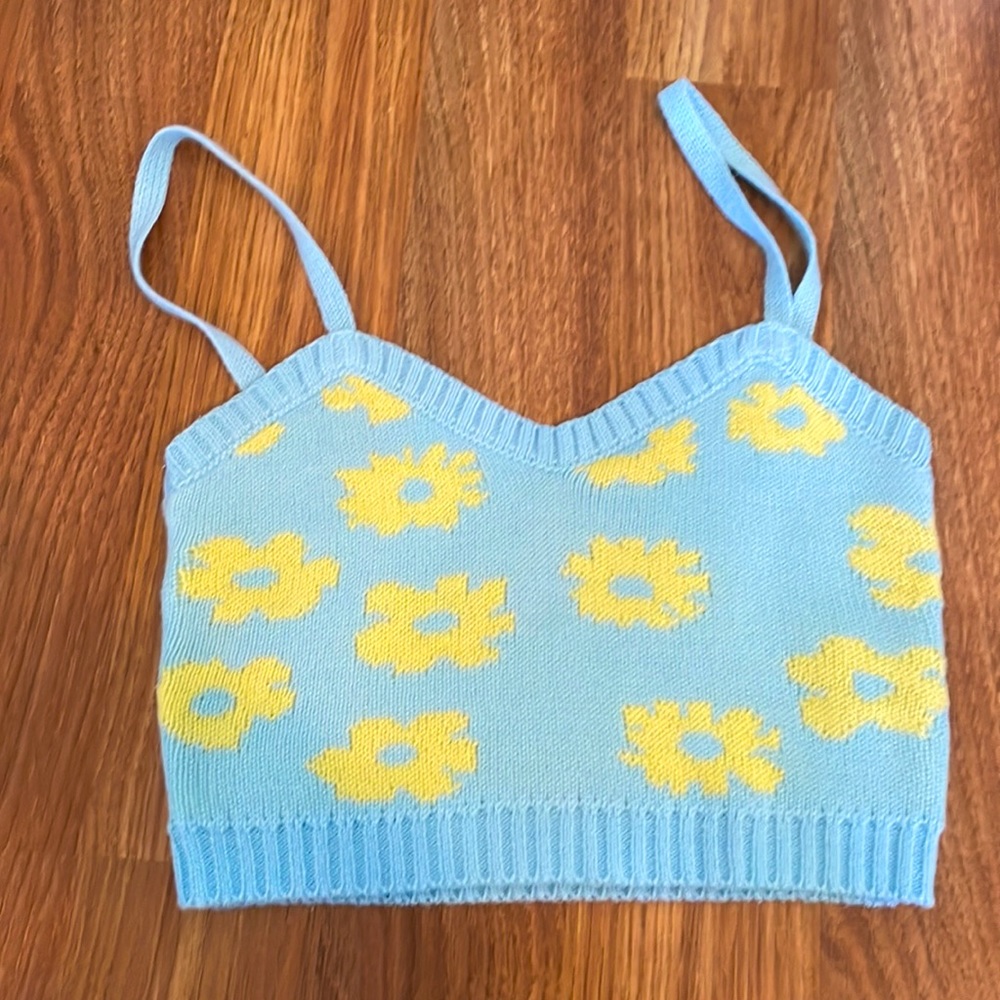 Princess Polly knit floral crop top size xs/s